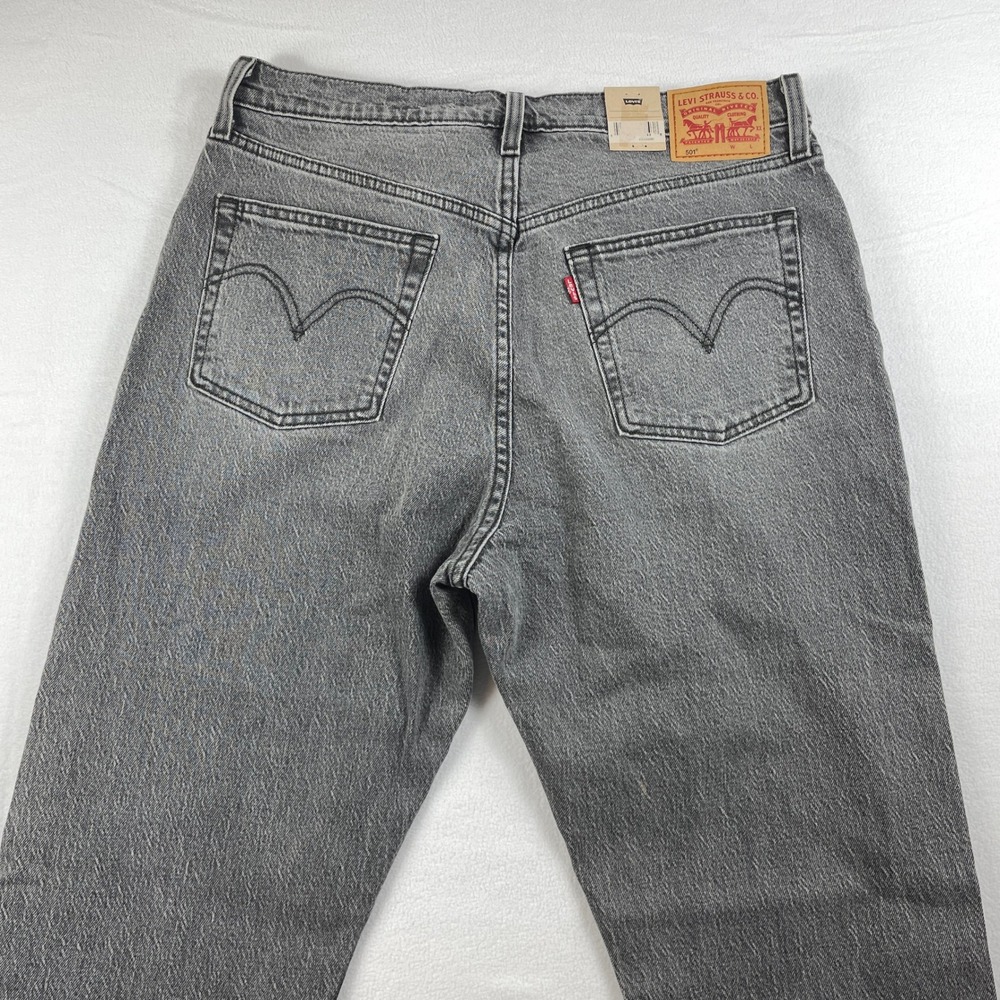 Levi's 501‎ Original Women's High Rise Straight Leg Jeans Gray Wash NWT 27x30 - Picture 4 of 5
